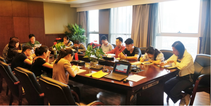 湖湘商貿公司黨支部開展“抓重點 學手冊  樹典型”主題黨日活動